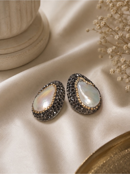 Vogue Jewelry - Black and Gold Pearl Earrings with marcasites